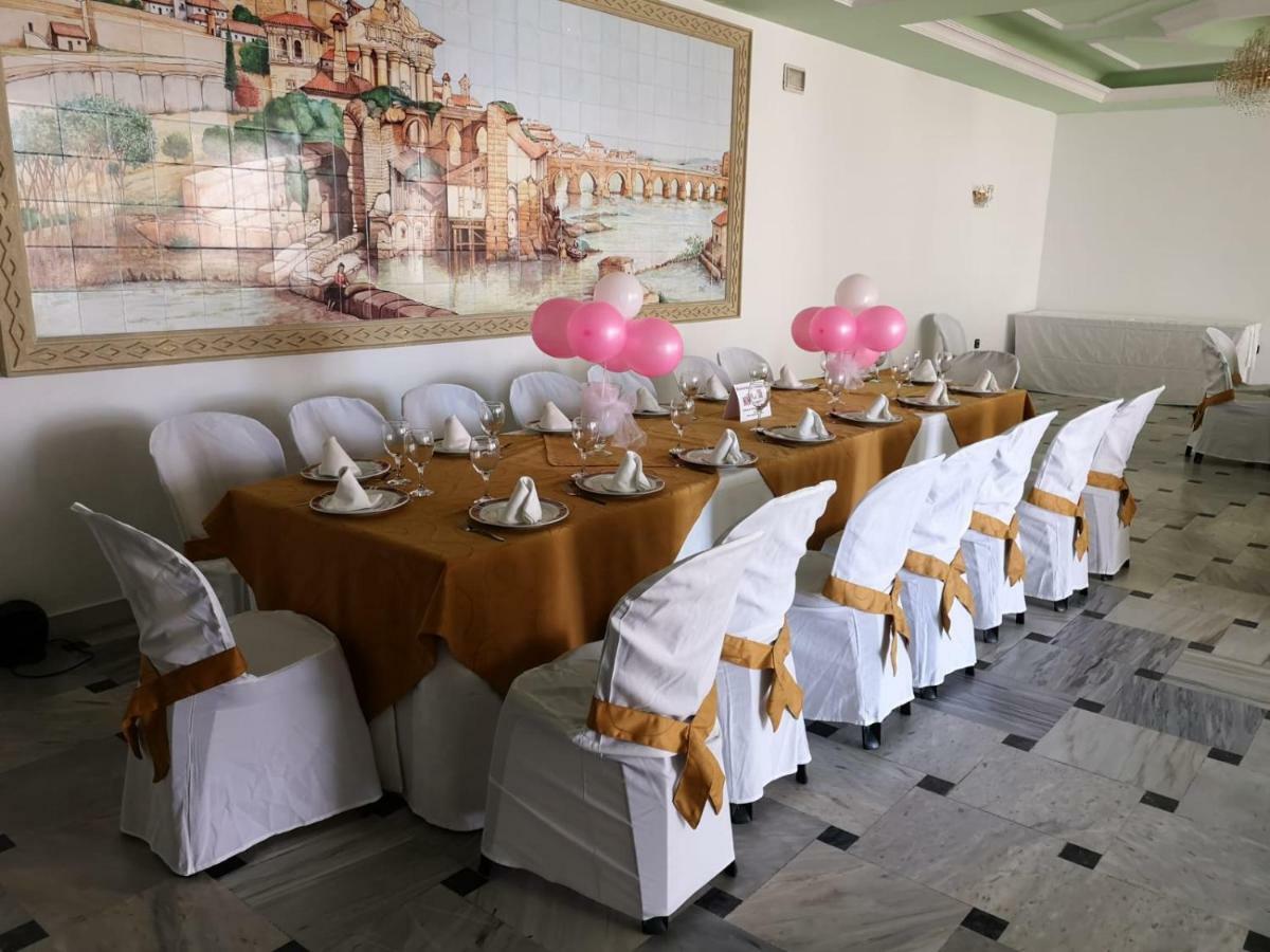 Hotel La Lancha Kordoba Bagian luar foto